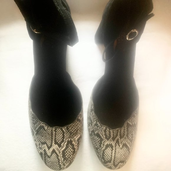 Aerosoles Heelrest Snake Skin-Look w/Black Suede Ankle/Heel Size 9 - Picture 1 of 8